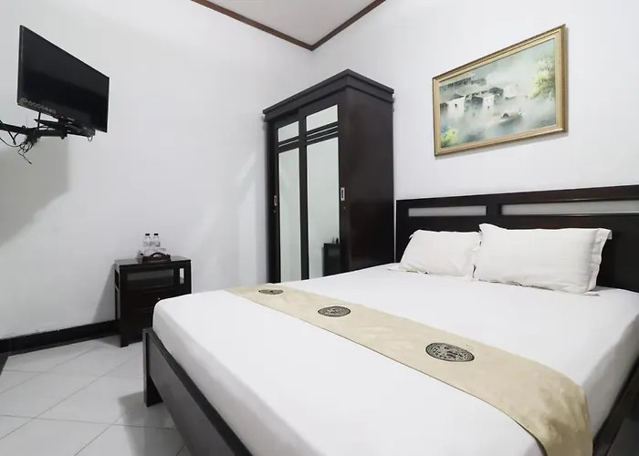 Dinnar Homestay Syariah Gayungan RedPartner
