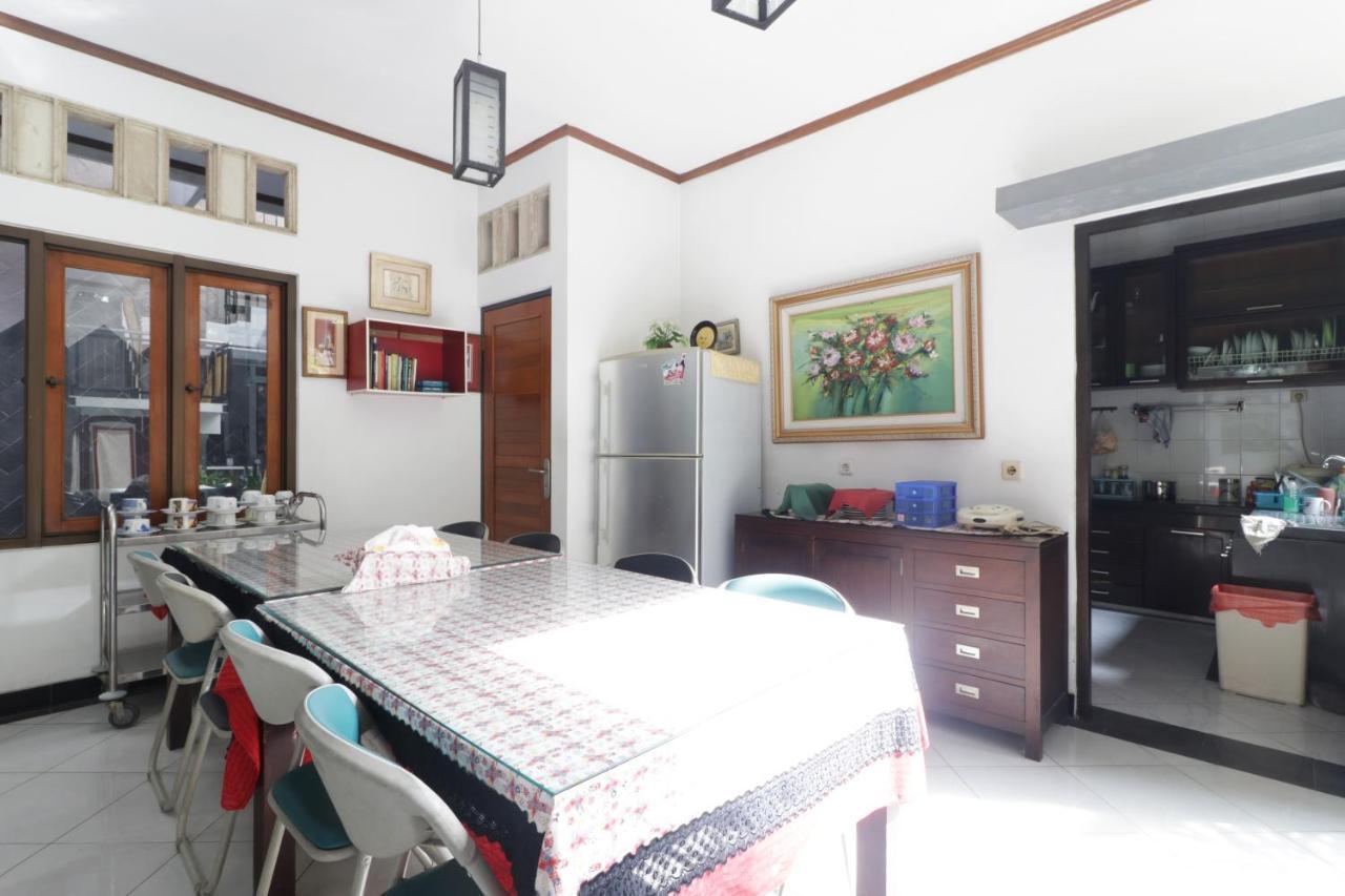 Hotel Dinnar Syariah Gayungan Redpartner Surabaya