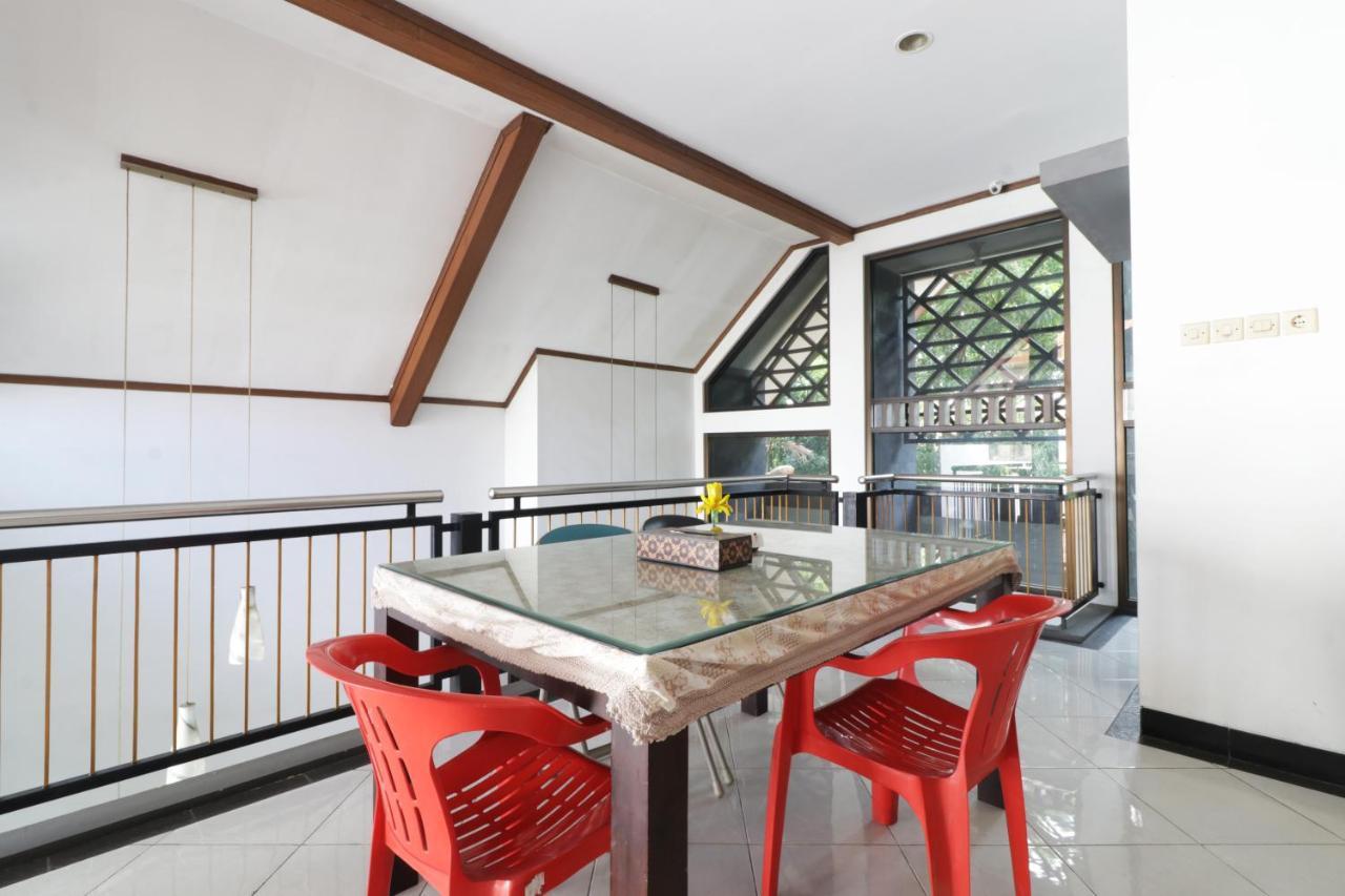 Hotel Dinnar Syariah Gayungan Redpartner Surabaya