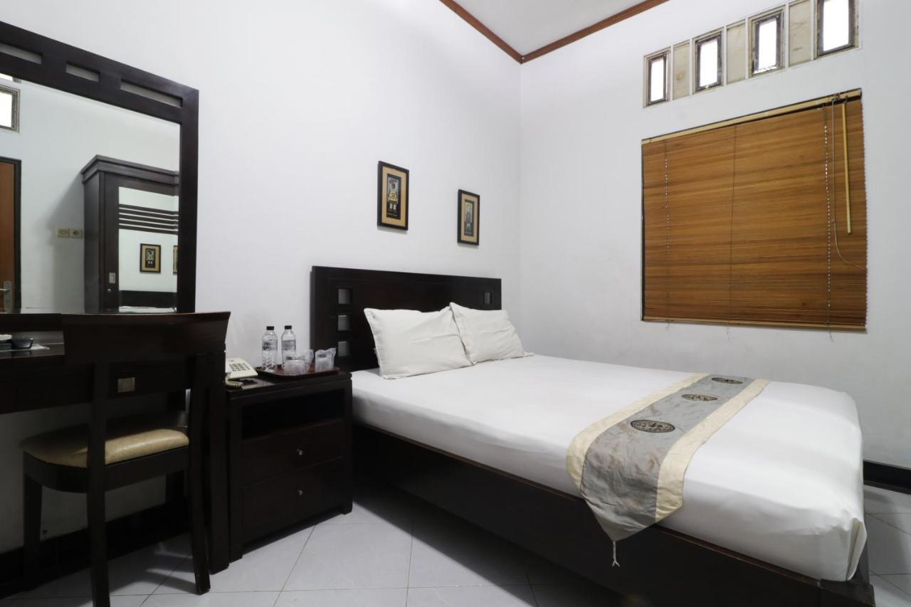 Hotel Dinnar Syariah Gayungan Redpartner 2*
